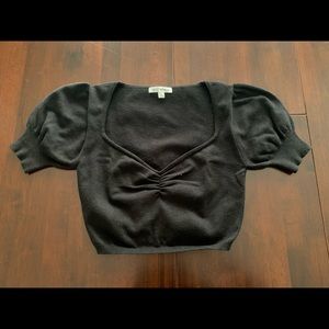 M BOUTIQUE black cropped top